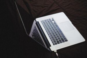 Laptop Battery Life Buying Guide: What Matters Most
